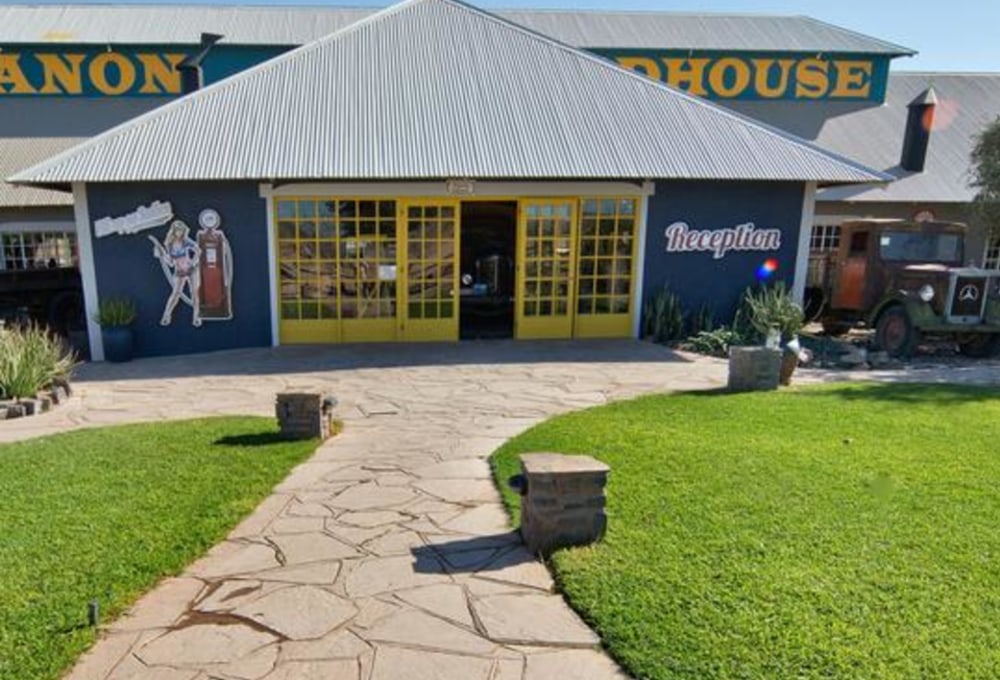 Canyon Roadhouse Lodge